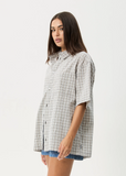 AFENDS - DREW SEERSUCKER SHORT SLEEVE SHIRT - Taupe Check